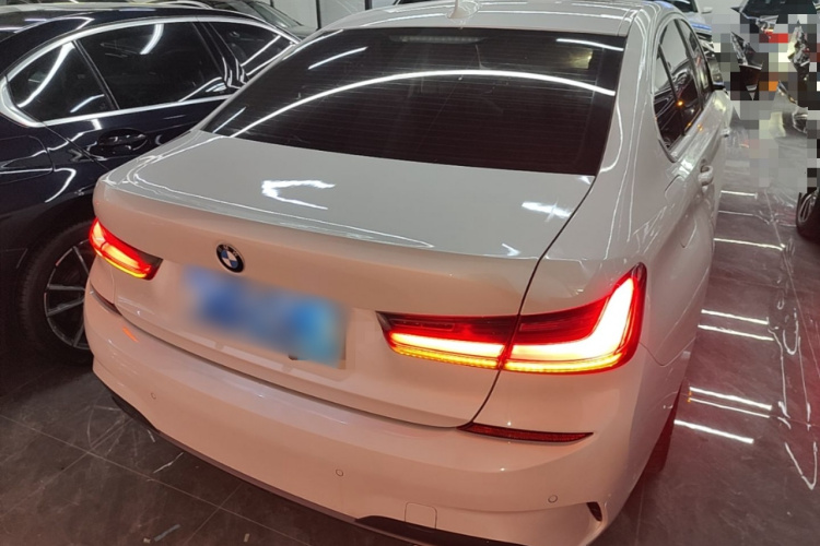 BMW 3 Series 2020 #6 BMW 3 Series 2020 car image #6