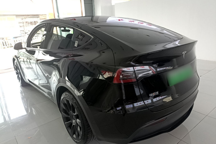 Tesla Model Y 2022 car image #5