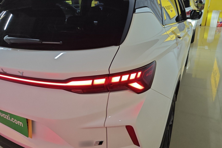 GEELY Coolray 2022 immagine di auto #8