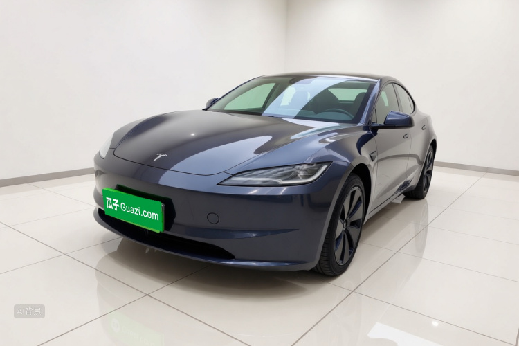 Tesla Model 3 2025 car image #2