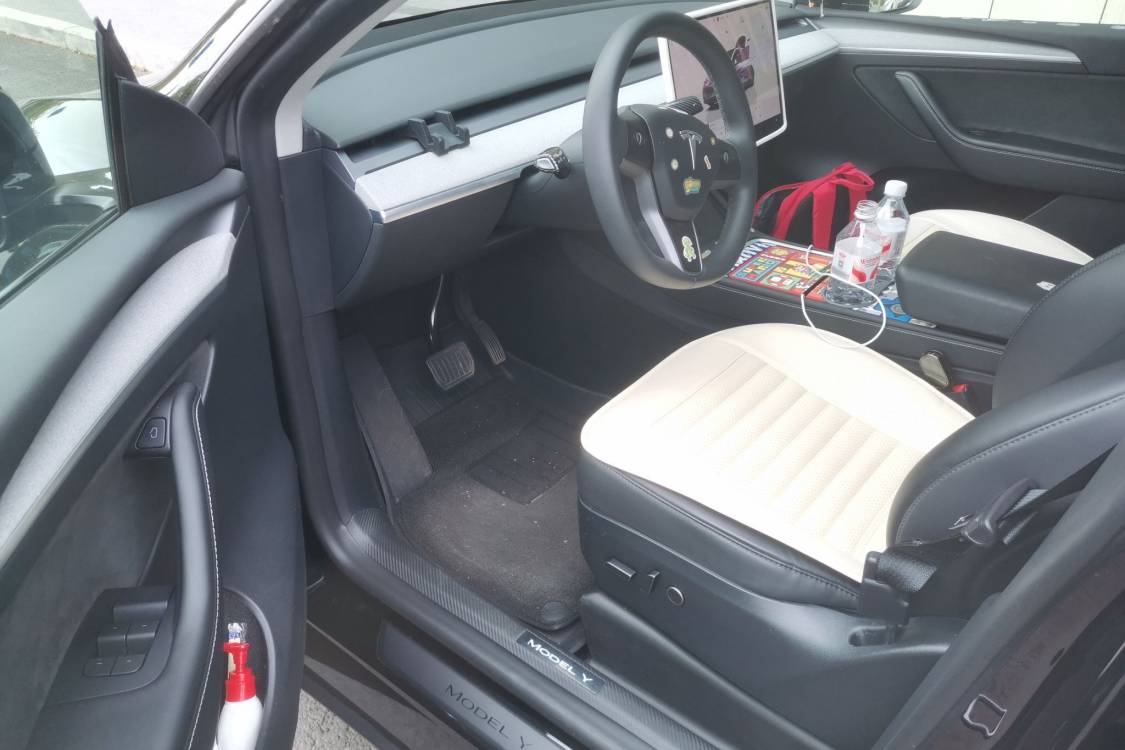 Tesla Model Y 2023 #25 Tesla Model Y 2023 car image #25