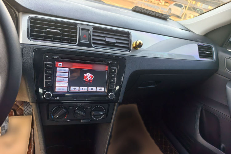 Volkswagen Santana 2016 car image #14