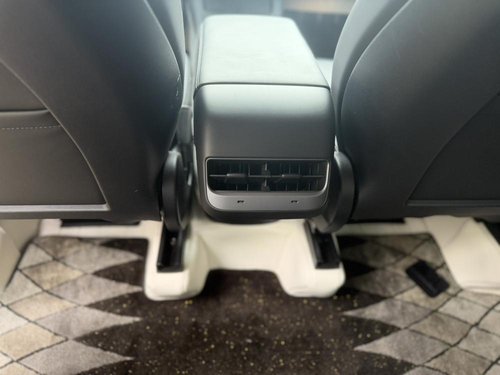 Tesla Model Y 2023 #12 Tesla Model Y 2023 car image #12