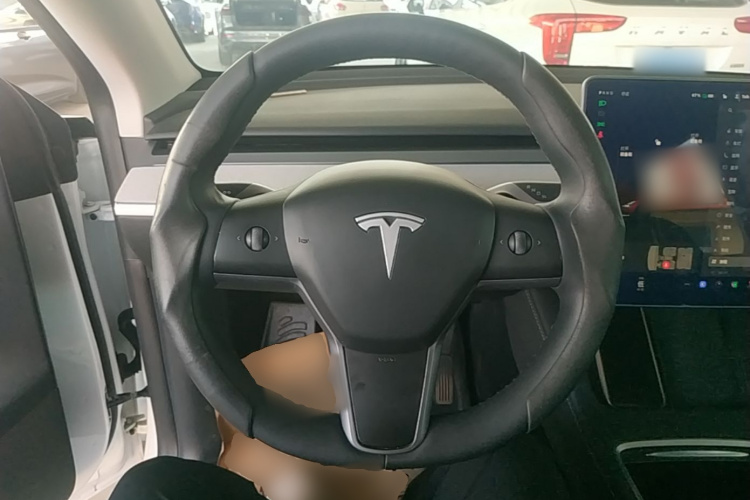 Tesla Model Y 2024 #11 Tesla Model Y 2024 car image #11