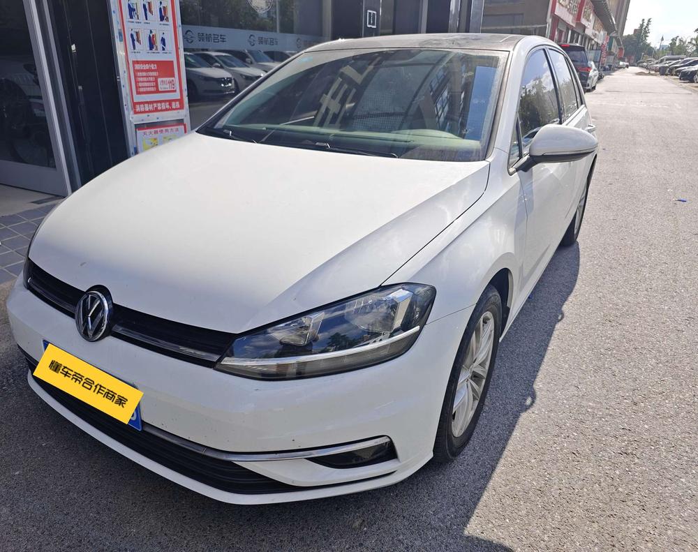 Volkswagen Golf 2019 car image #4