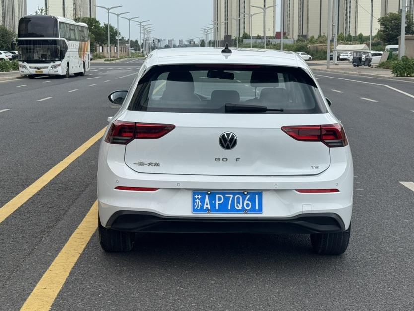 Volkswagen Golf 2023 immagine di auto #8