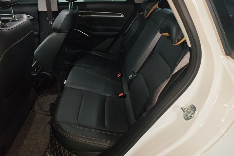 GEELY Emgrand 2021 car image #10