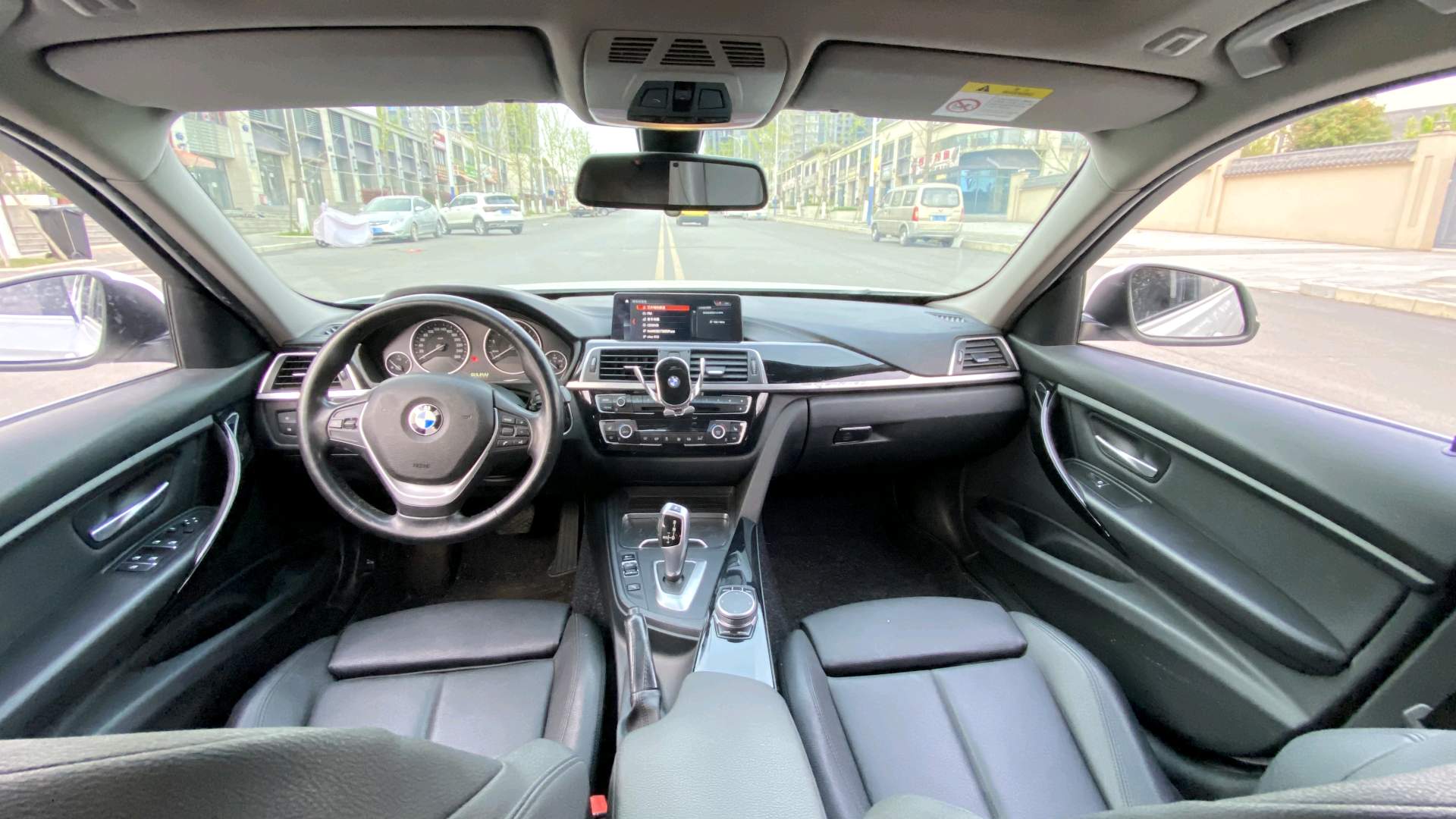 BMW 3 Series 2019 #4 BMW 3 Series 2019 immagine di auto #4