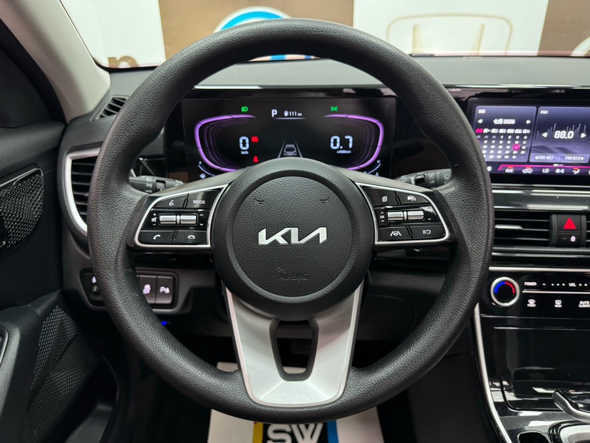 Kia Seltos 2023 #11 Kia Seltos 2023 car image #11
