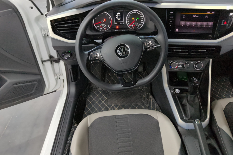 Volkswagen Polo 2022 صورة سيارة #11
