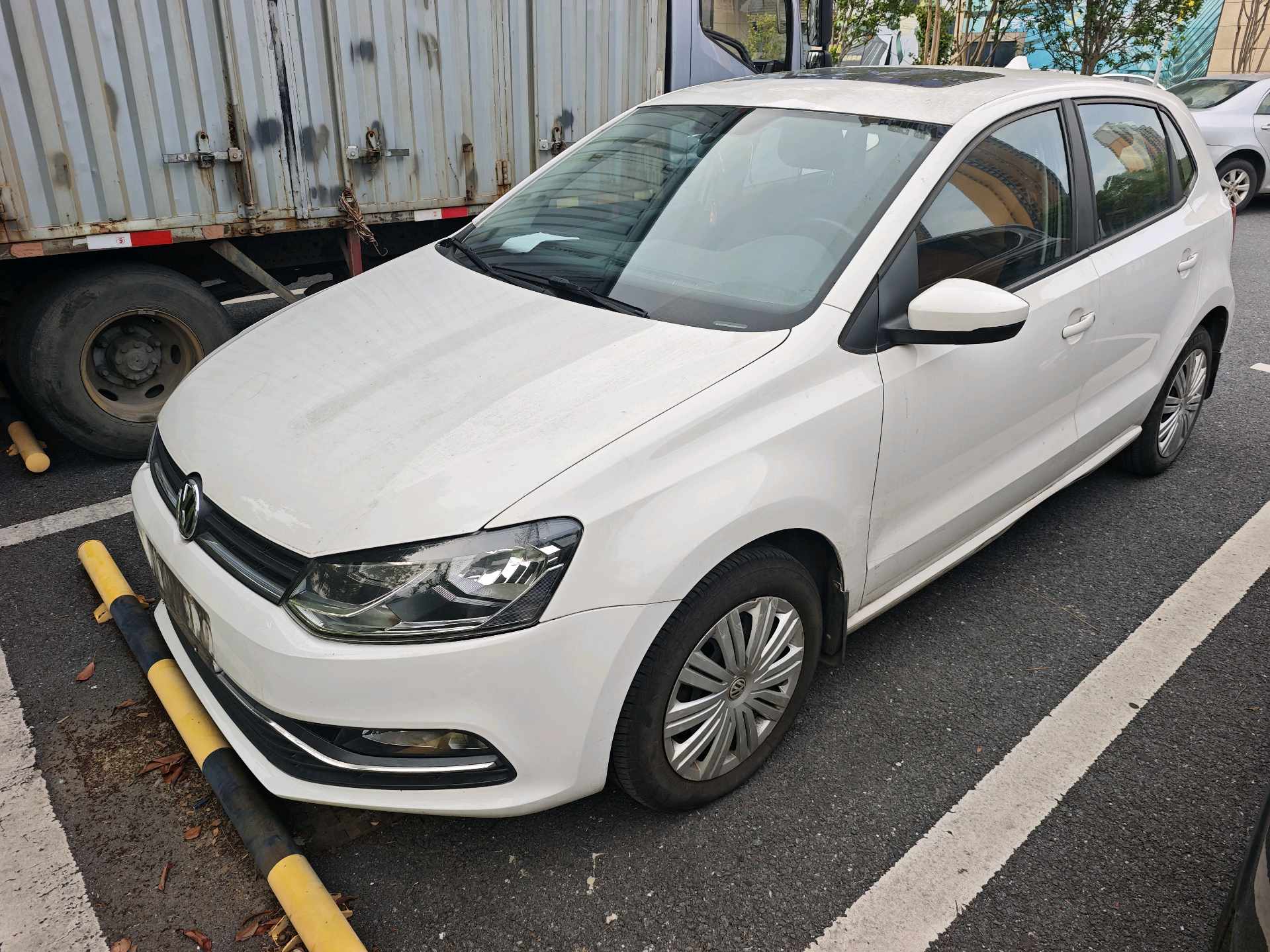Volkswagen Polo 2017 Volkswagen Polo 2017 car image
