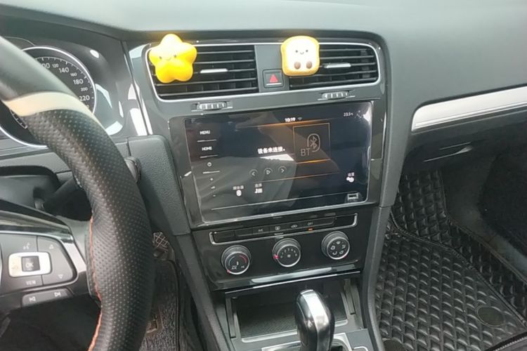 Volkswagen Golf 2020 car image #13