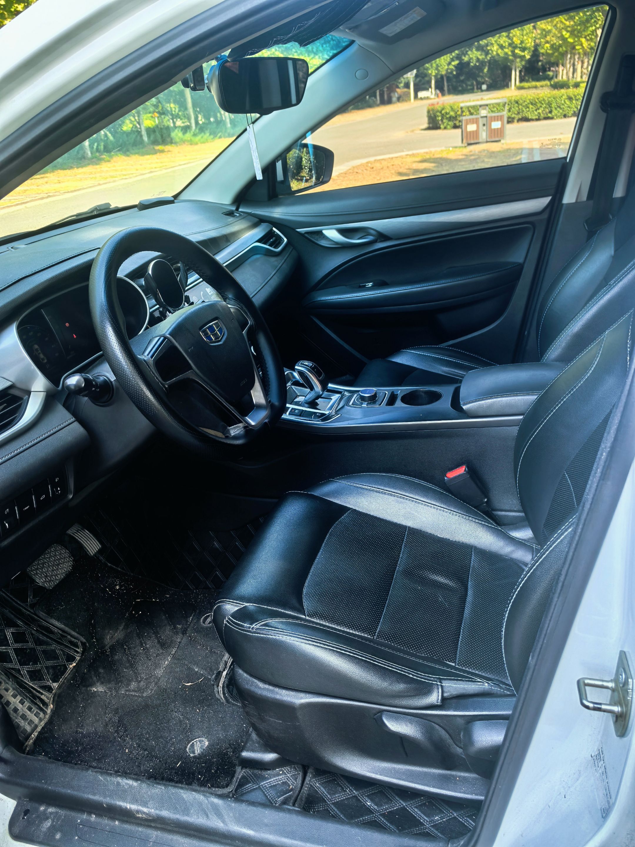 GEELY Emgrand New Energy 2019 #6 GEELY Emgrand New Energy 2019 immagine di auto #6