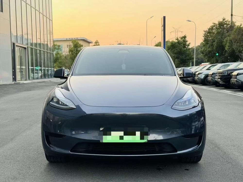 Tesla Model Y 2024 #2 Tesla Model Y 2024 car image #2