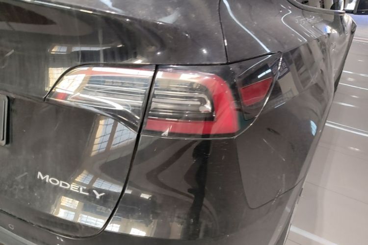 Tesla Model Y 2023 #8 Tesla Model Y 2023 car image #8