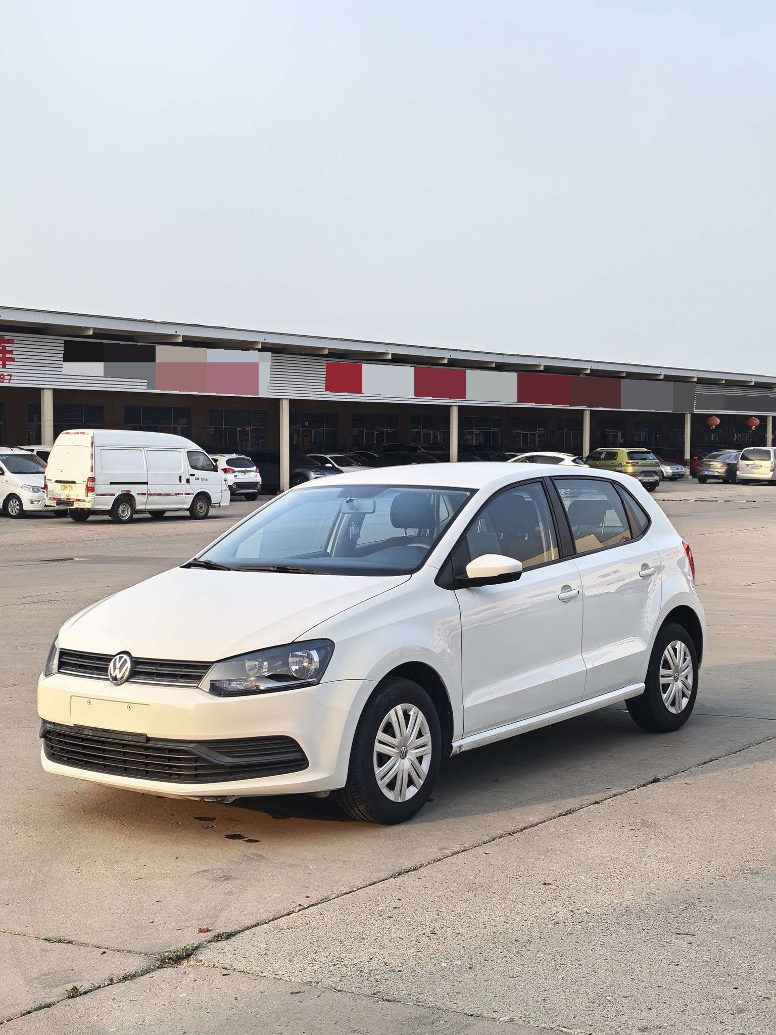 Volkswagen Polo 2015 Volkswagen Polo 2015 car image