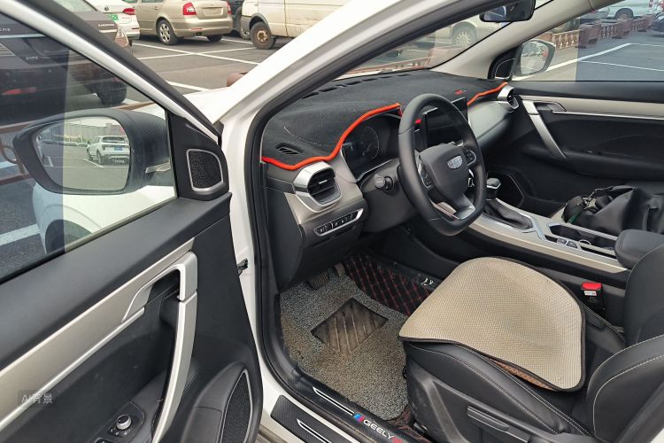 GEELY Coolray 2024 image de voiture #18