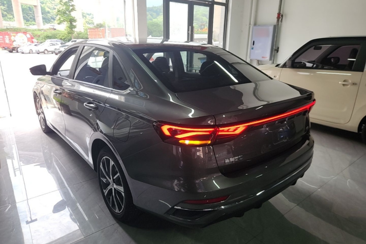 GEELY Emgrand 2021 car image #5