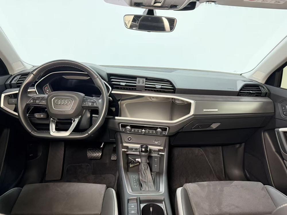 Audi Q3 2022 immagine di auto #13
