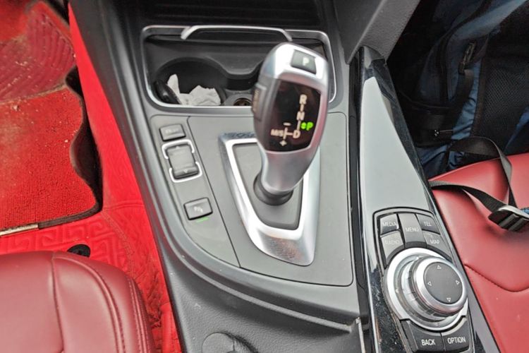 BMW 3 Series 2016 immagine di auto #14