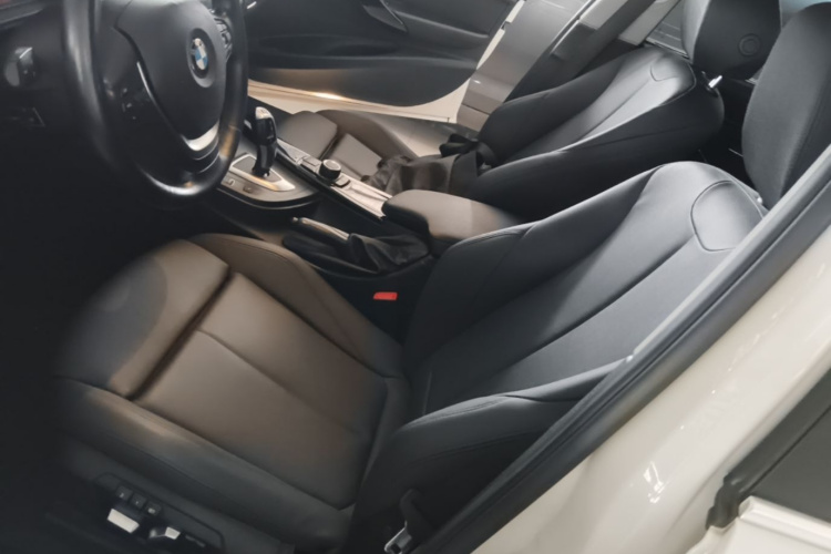 BMW 3 Series 2018 #15 BMW 3 Series 2018 immagine di auto #15