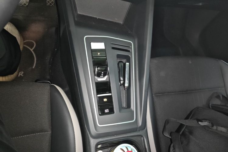 Volkswagen Golf 2022 car image #14