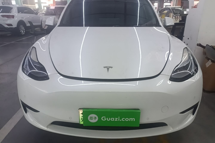 Tesla Model Y 2023 car image #3