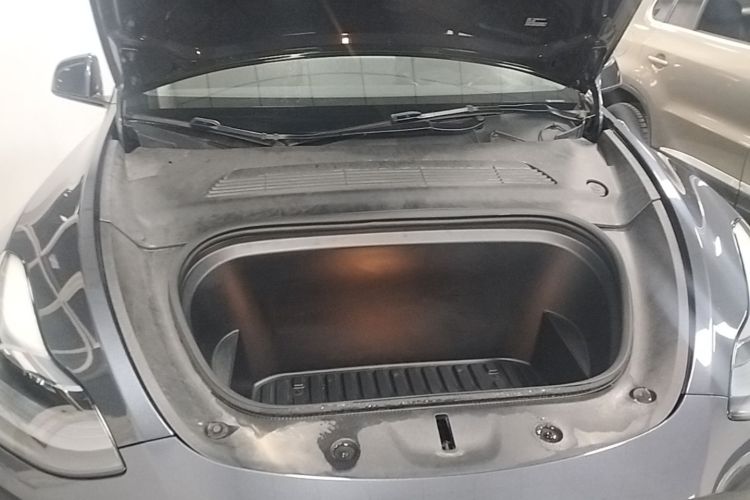 Tesla Model Y 2024 immagine di auto #20