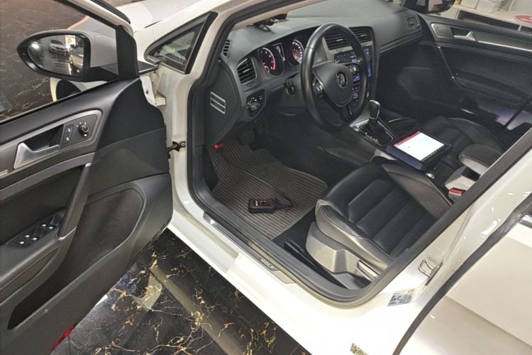 Volkswagen Golf 2016 car image #12