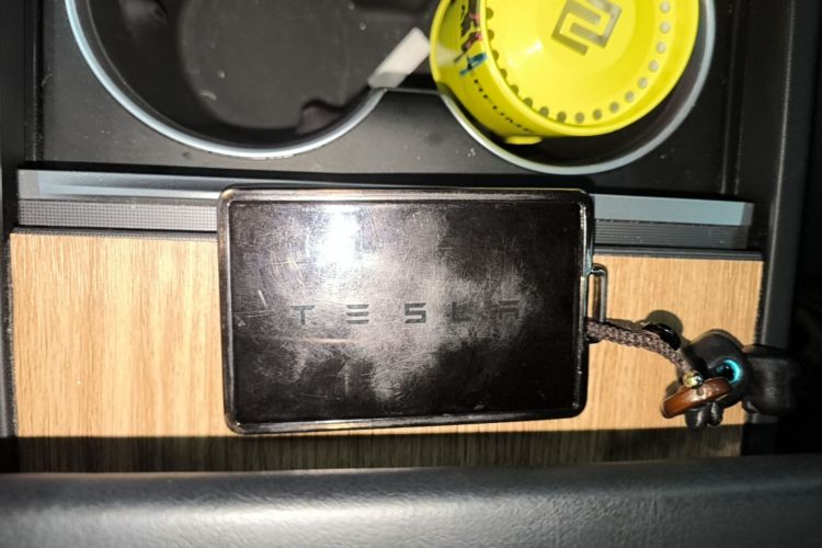 Tesla Model 3 2024 car image #9