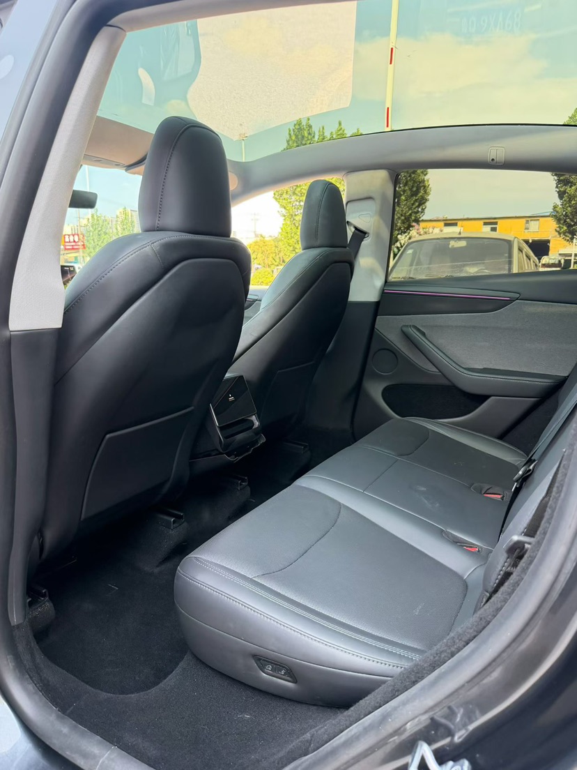 Tesla Model Y 2025 car image #5