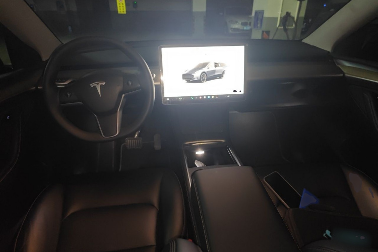 Tesla Model Y 2023 #7 Tesla Model Y 2023 car image #7