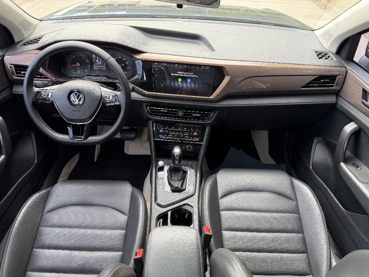 Volkswagen Tharu 2021 car image #9