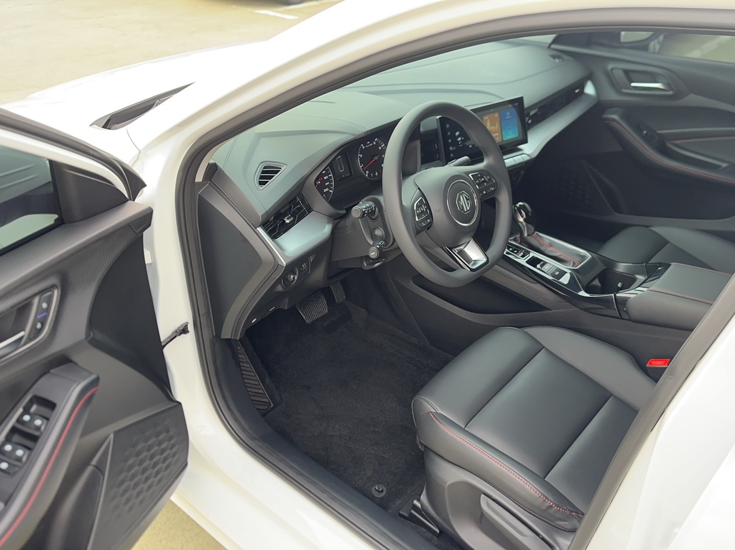 MG 5 2023 car image #3