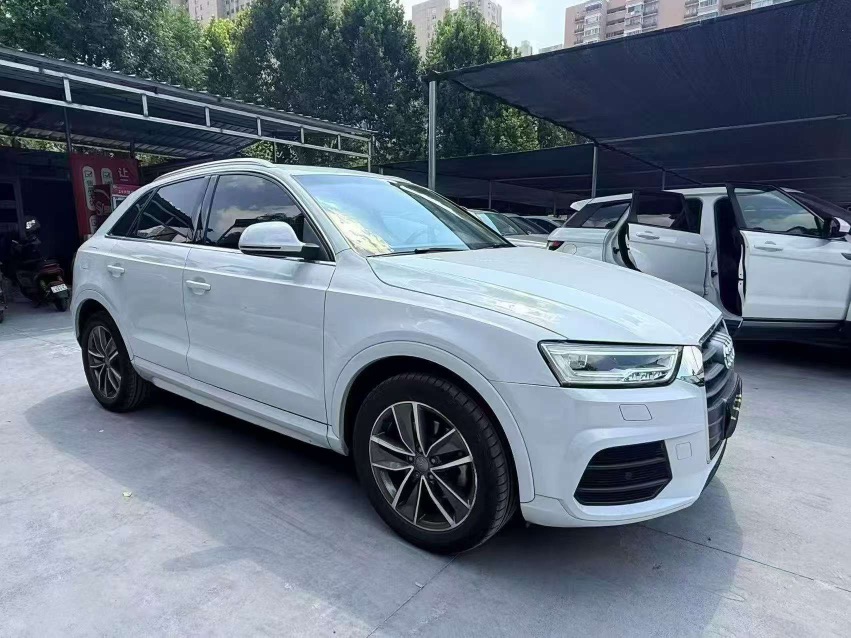 Audi Q3 2017 car image #2