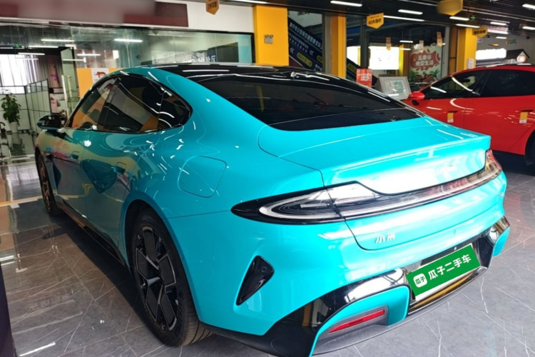 MI SU7 2025 immagine di auto #7