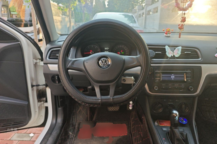 Volkswagen Lavida 2019 car image #12