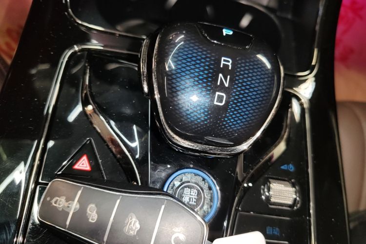 BYD Han 2025 car image #18