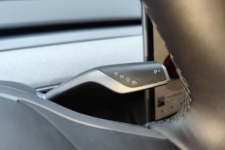 Tesla Model Y 2024 car image #14