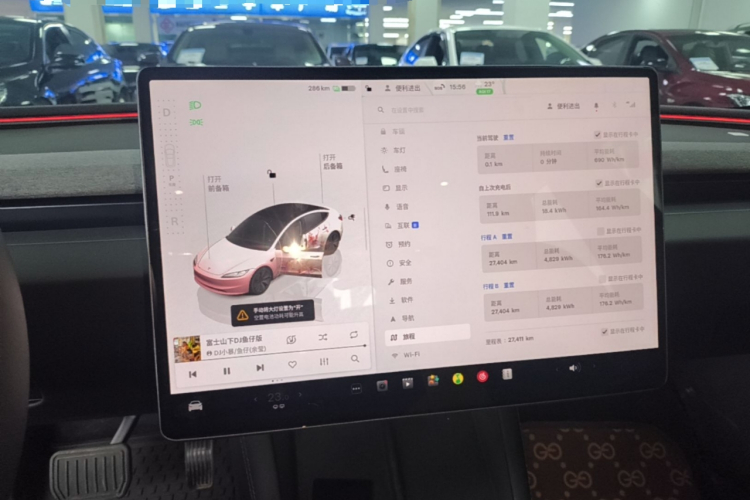 Tesla Model 3 2025 immagine di auto #12