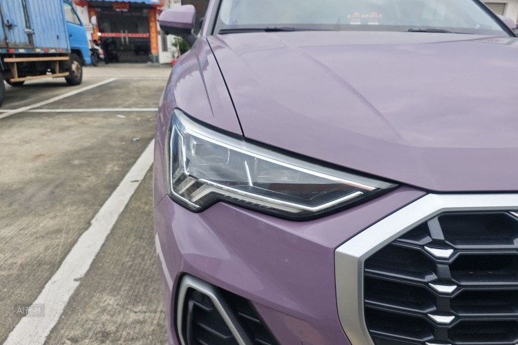 Audi Q3 2021 car image #8