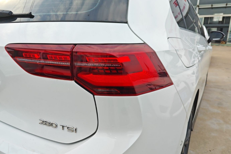 Volkswagen Golf 2021 car image #8
