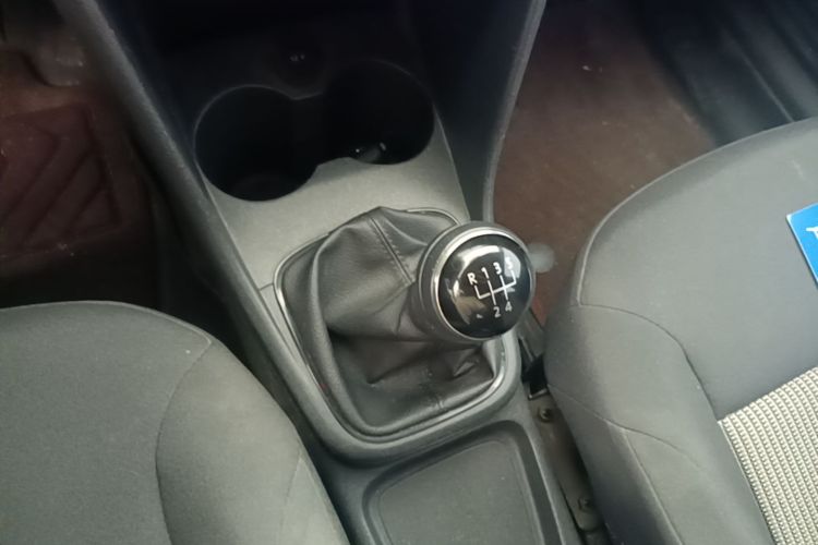 Volkswagen Polo 2018 car image #14