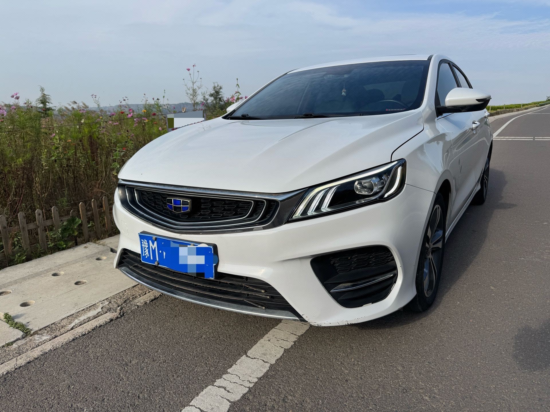 GEELY Binray 2019 car image 