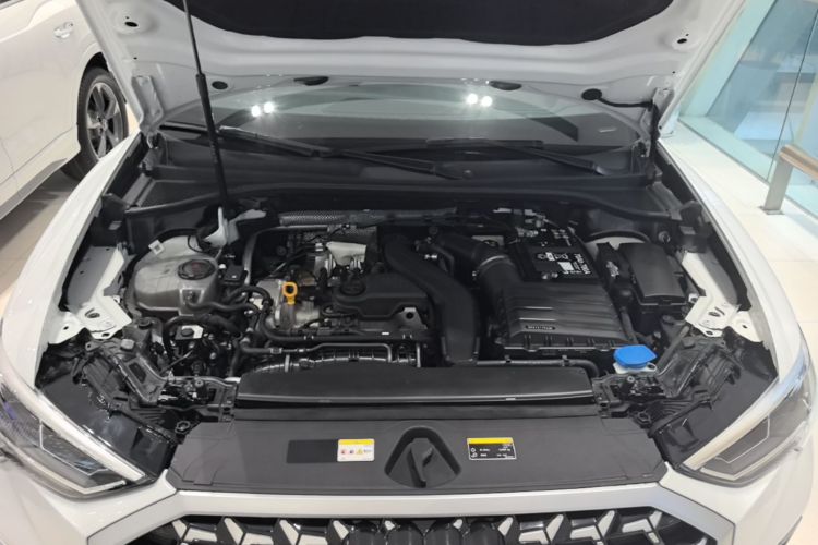 Audi Q3 2024 immagine di auto #20