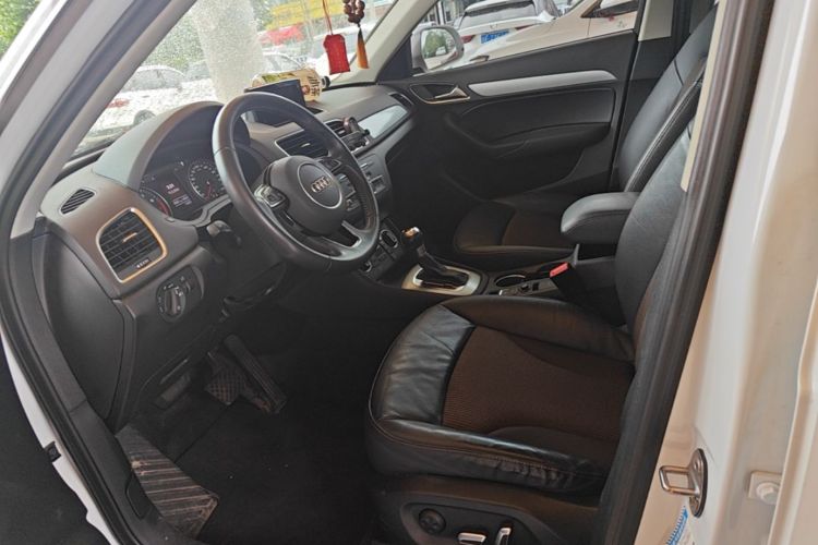 Audi Q3 2018 immagine di auto #15