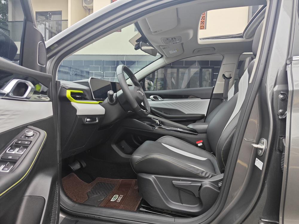 GEELY Coolray 2023 #18 GEELY Coolray 2023 car image #18