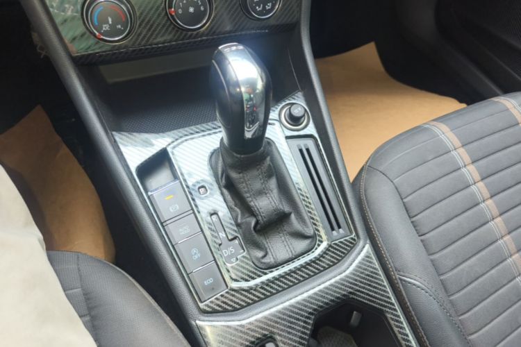 Volkswagen Lavida 2019 car image #14
