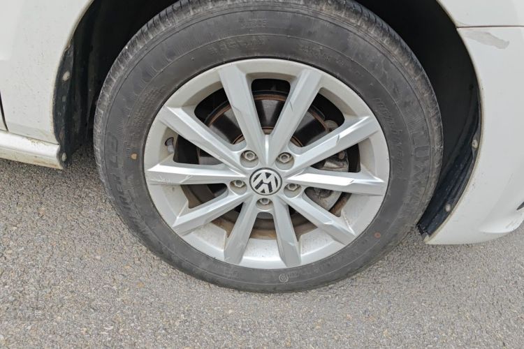 Volkswagen Polo 2016 car image #9