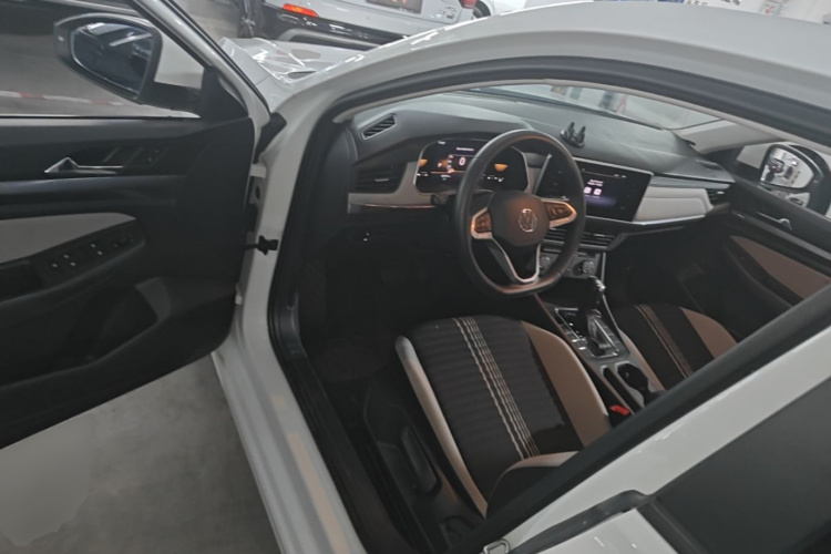 Volkswagen Bora 2024 #16 Volkswagen Bora 2024 imagen de coche #16